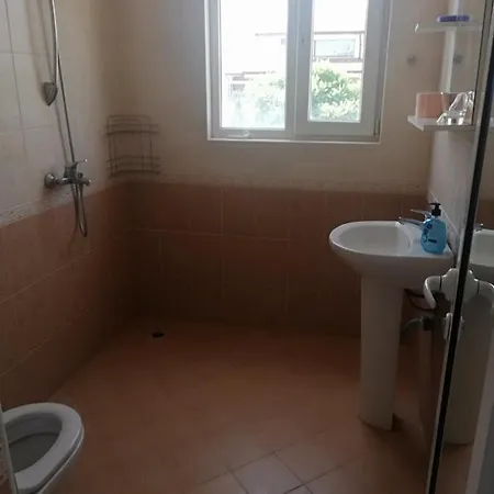Deval House Tarfa בית הארחה *