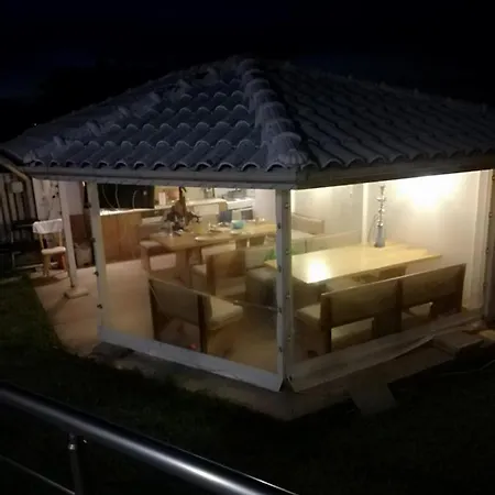 Deval House Tarfa בית הארחה לוזנטס